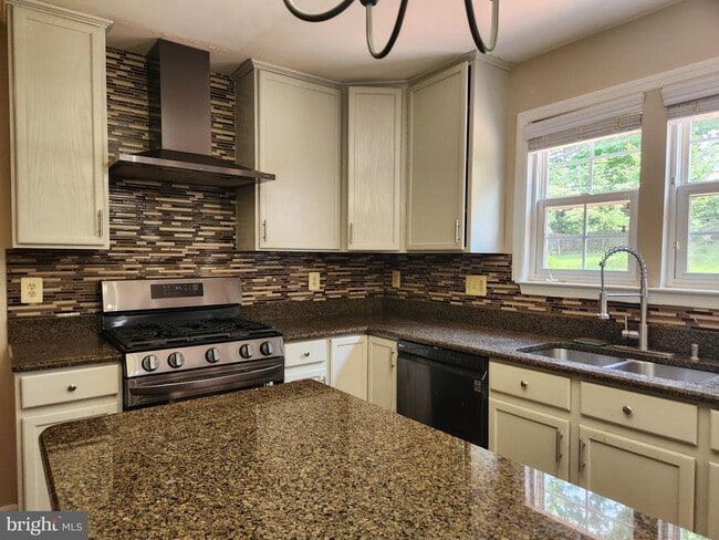 Building Photo - 4893 Frishman Ct