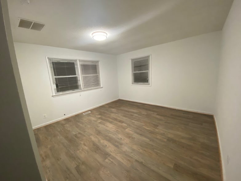 Building Photo - 4xxx Lees Corner Rd