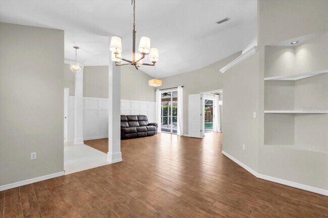 Building Photo - 5828 Sandy Pointe Dr