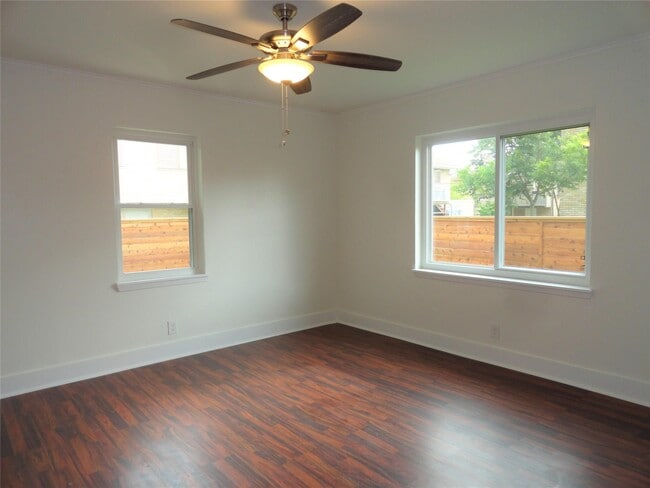 Building Photo - 2528 Avenue K
