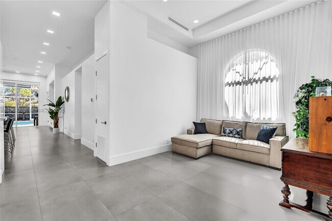 Building Photo - 5851 NW 125th Terrace