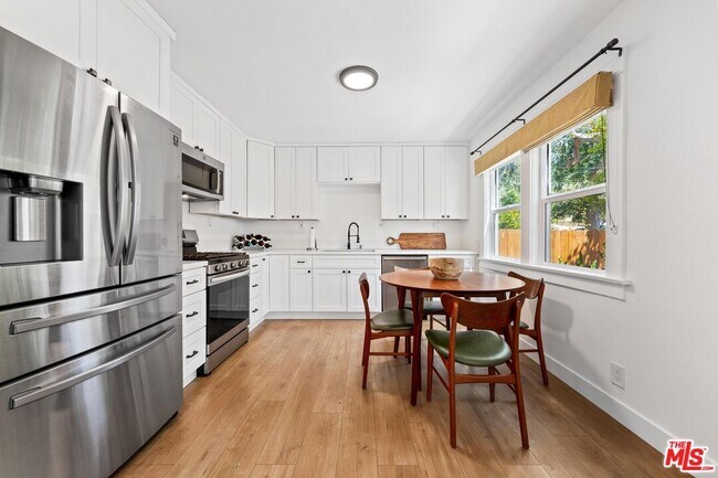 Building Photo - 4047 Camero Ave