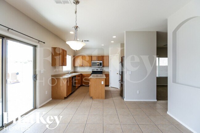 Building Photo - 2913 W Gold Dust Ave