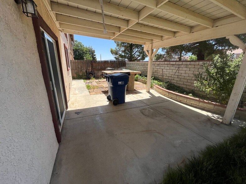 Building Photo - 144 Latente Dr