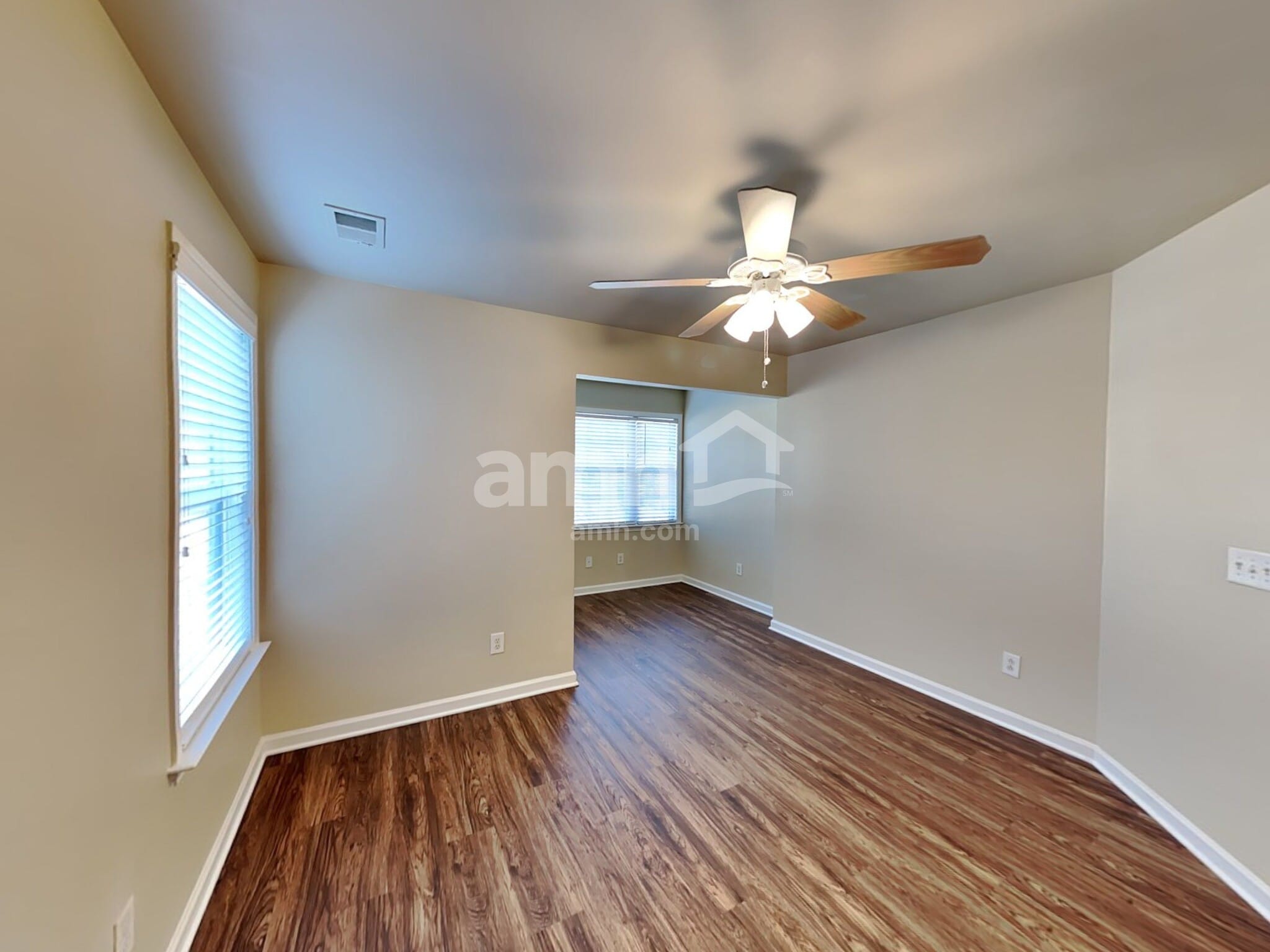 Building Photo - 5177 Rosewood Pl