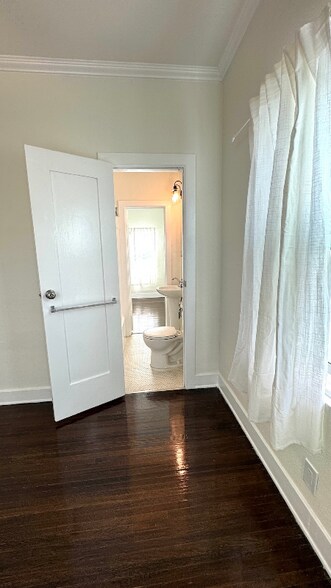 Building Photo - 131 Olive St