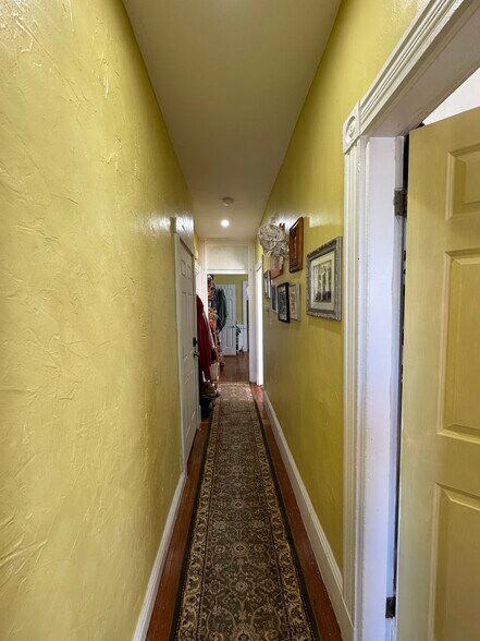 Building Photo - 108 Hyde Park Ave