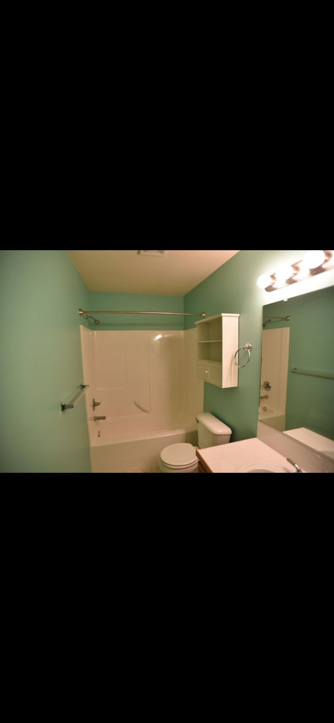 Building Photo - 2806 SE 74th Way