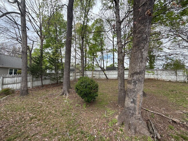 Building Photo - T.R. Lawing Realty Property