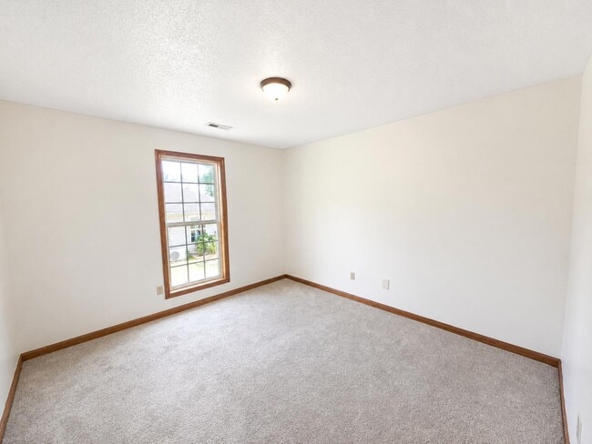 Building Photo - 115 Victor Ave Ext