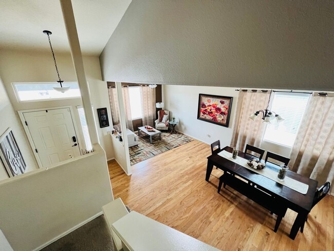 Building Photo - Gorgeous 3 bed/2.5 bath home with 3-CAR TANDEM GARAGE in Painted Sky