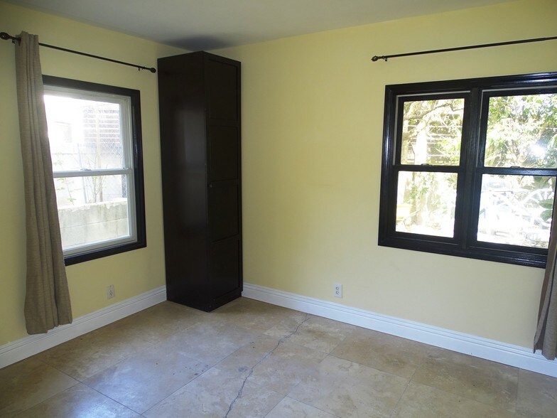 Building Photo - 5541 Shirley Ave