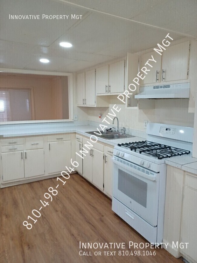 Building Photo - 1121 W Buder Ave