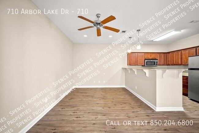 Building Photo - 710 Arbor Lake Dr