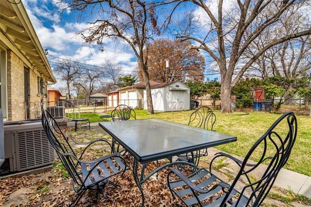 Building Photo - 1747 Mariposa Dr