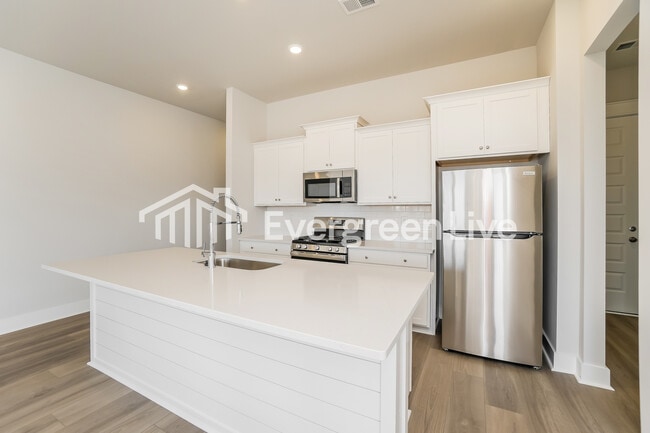 Building Photo - 127 Bloomsbury St