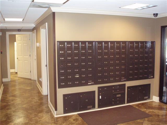 Building Photo - 500 Lake Marina Ave