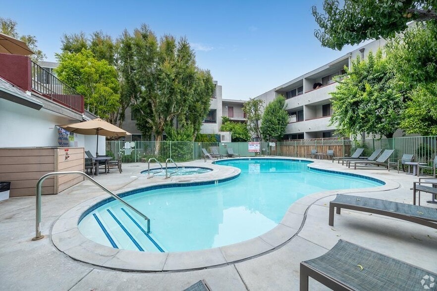 Primary Photo - Woodland House Apartments