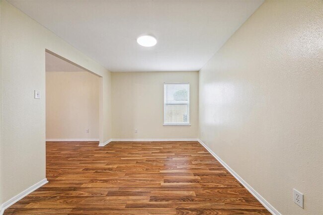 Building Photo - 3402 Fox Ct