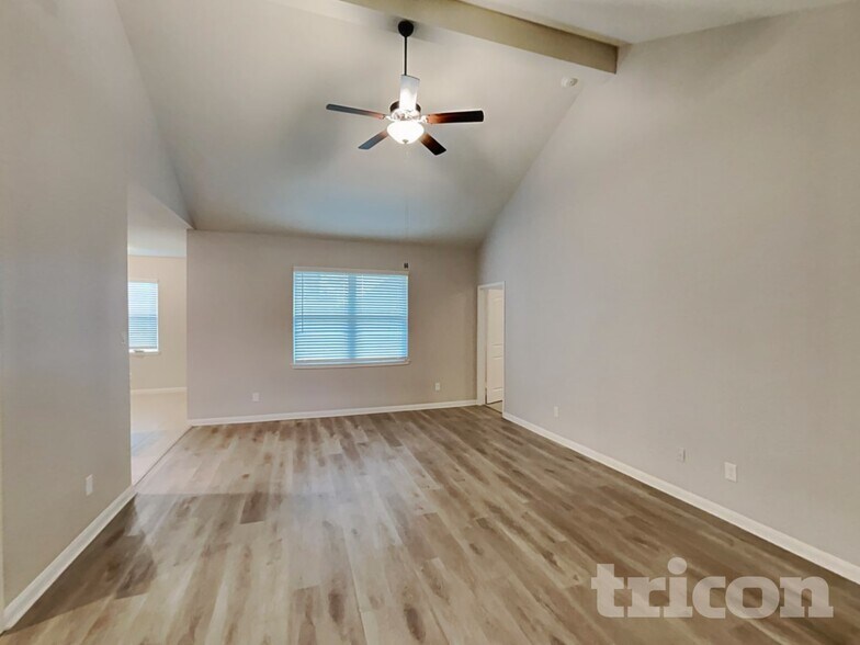 Building Photo - 8888 Oval Glass St