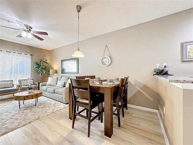 Building Photo - 8986 Shine Dr