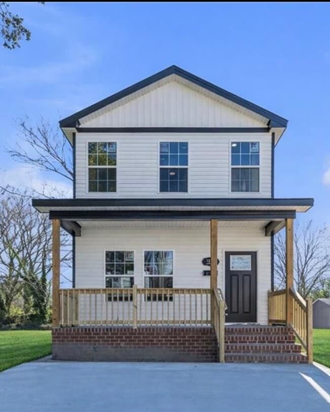 Building Photo - 1527 Highland Ave