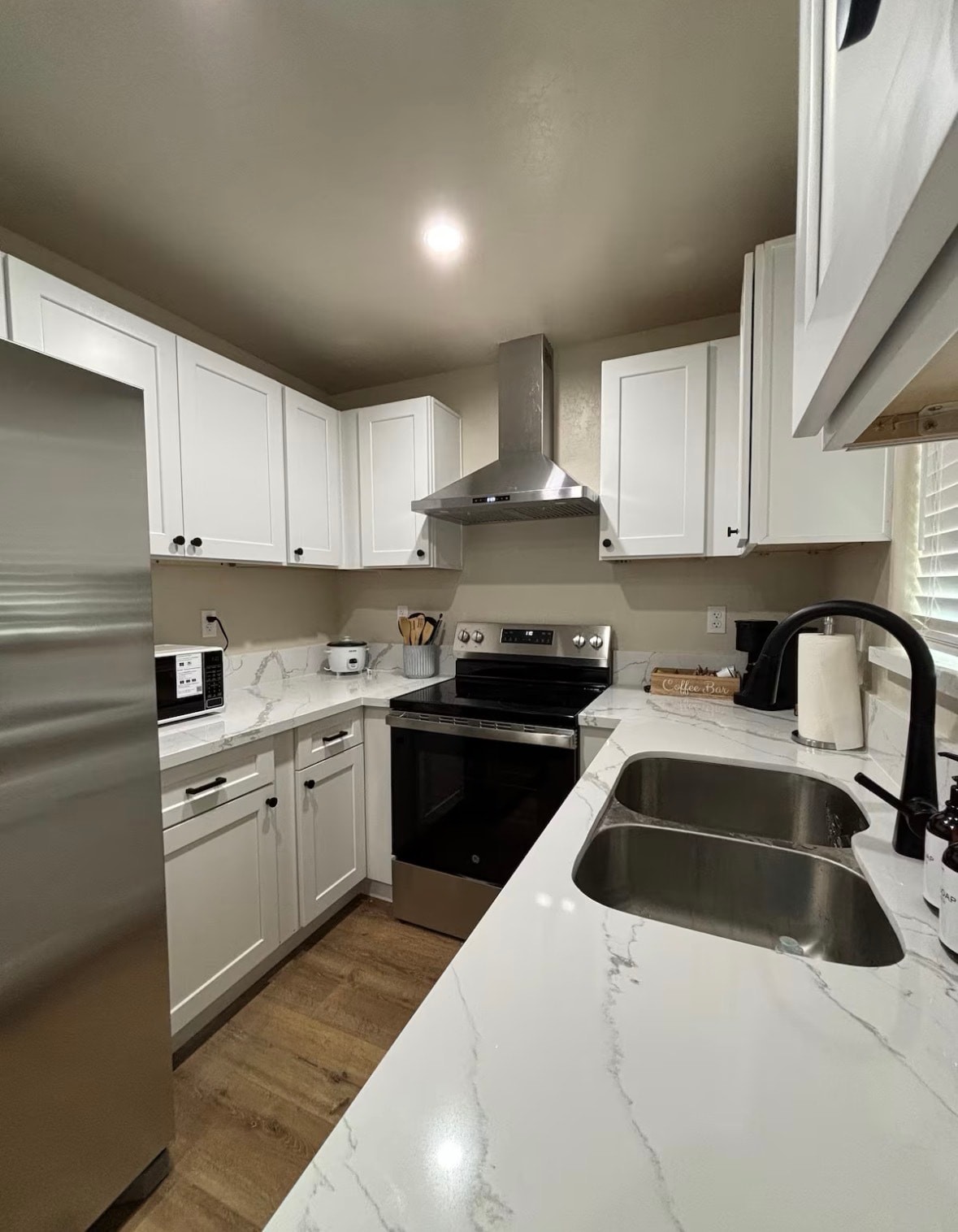 Building Photo - 5929 E Dayton Ave