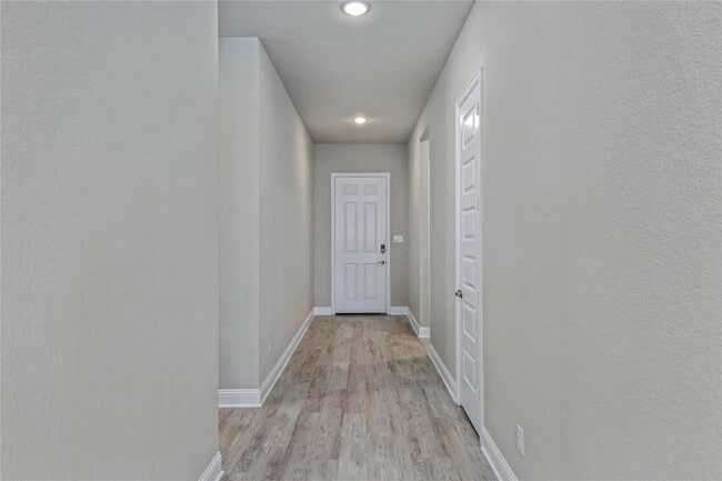 Building Photo - 206 Miramar Ave