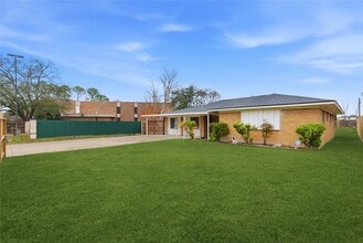Building Photo - 407 Present St
