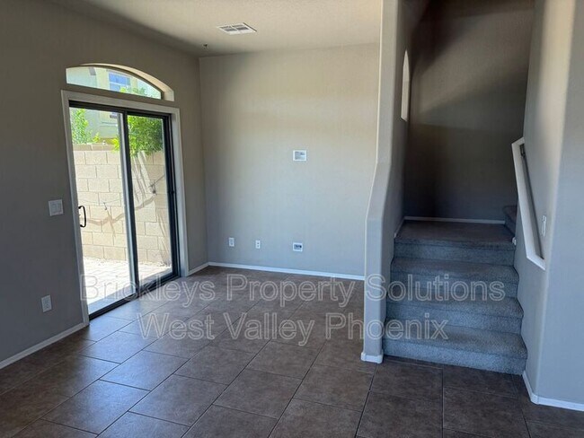 Building Photo - 2725 E Mine Creek Rd