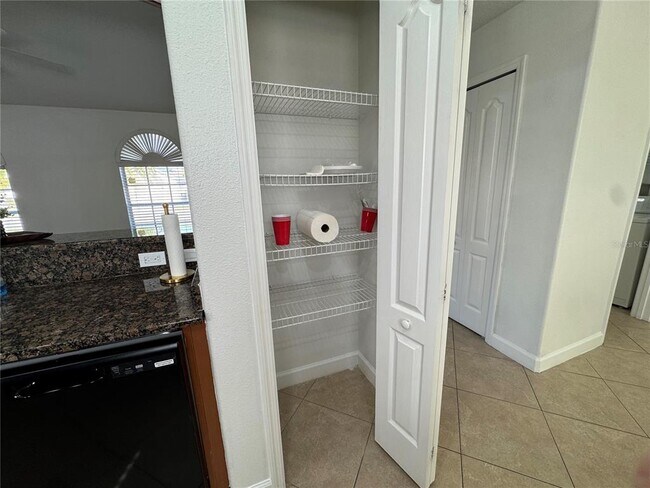 Building Photo - 14940 Day Lily Ct