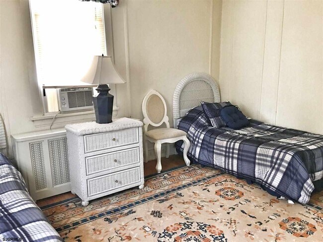 Building Photo - 104 S Wissahickon Ave