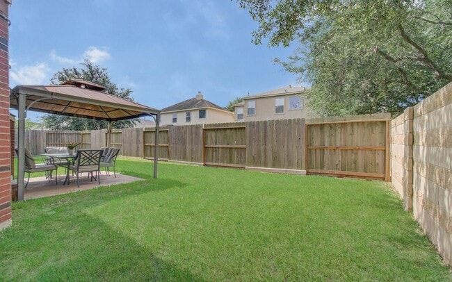 Building Photo - 26427 Sagewood Forest Dr