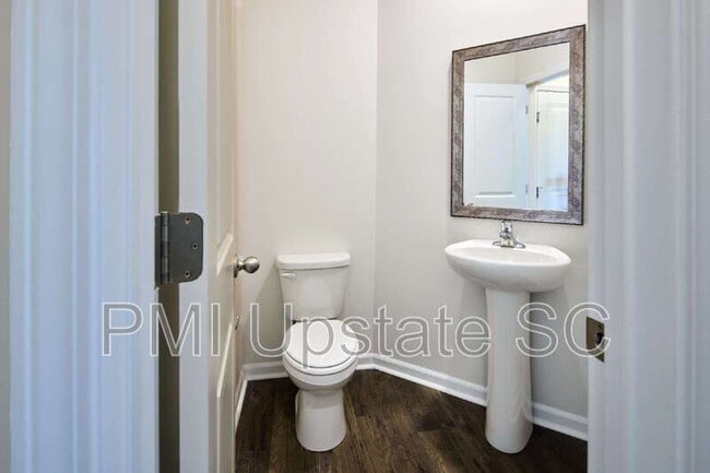 Building Photo - 753 Embark Cir