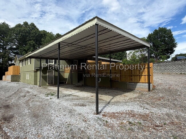 Building Photo - 1868 Quarry Rd