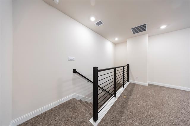 Building Photo - 1530 Lake District Dr