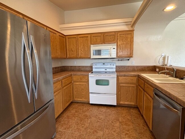 Building Photo - 3 Bedroom - 2 Bath Home