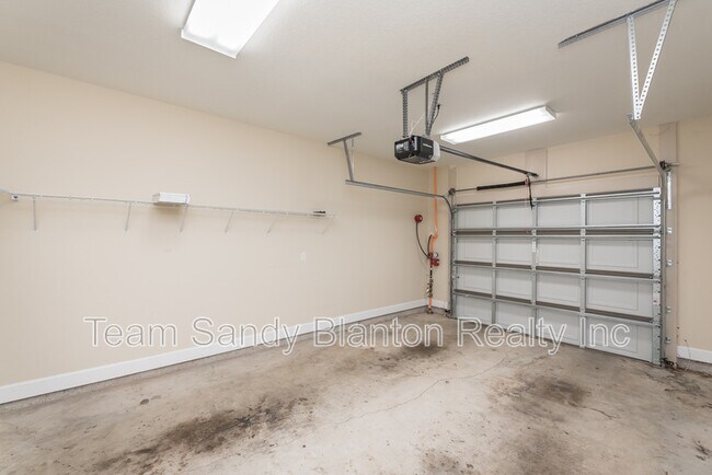 Building Photo - 3508 Mossy Oak Villas Cir