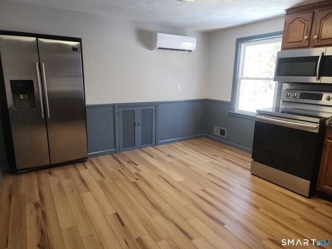 Building Photo - 81 Middlefield St