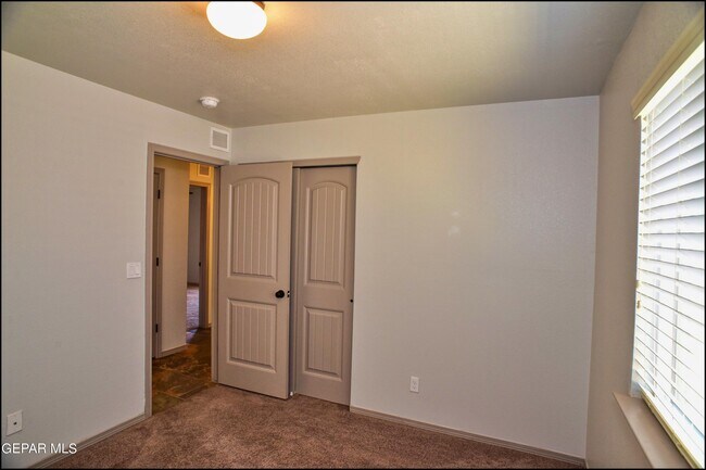 Building Photo - 703 Joe Rodriguez Dr