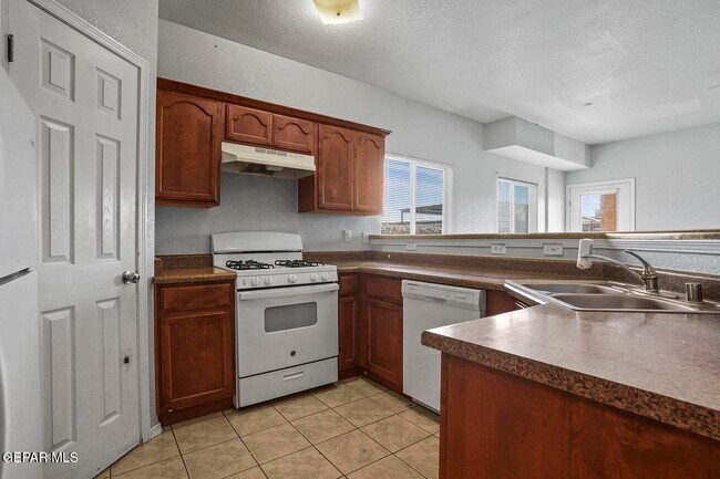 Building Photo - 7908 Mt Latona Dr