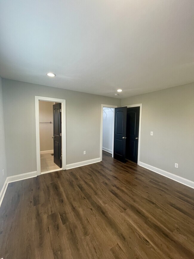 Building Photo - 1 Emanuel Ct