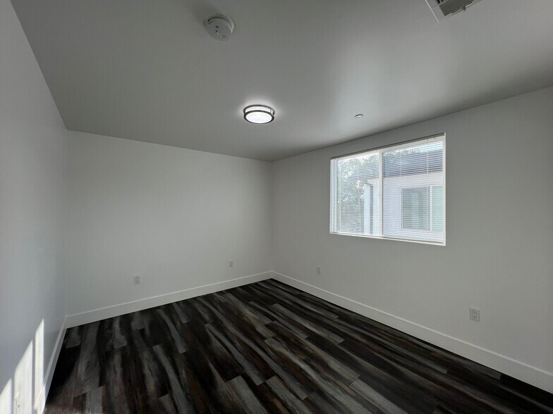 Building Photo - 6734 Irvine Ave
