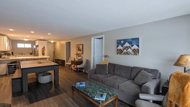 Building Photo - 23 Pleasant St