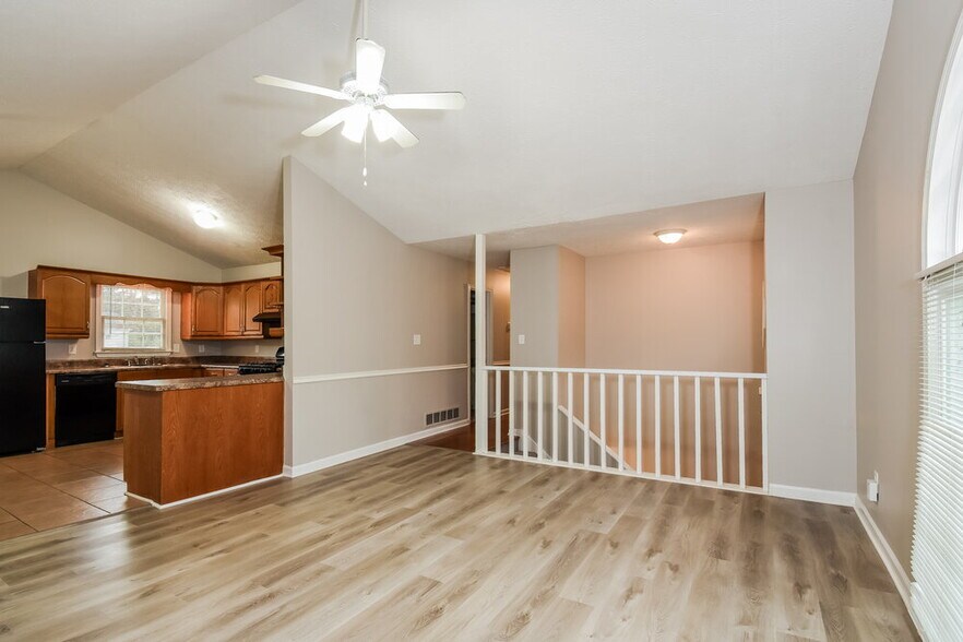 Building Photo - 28 Sweetwater Dr