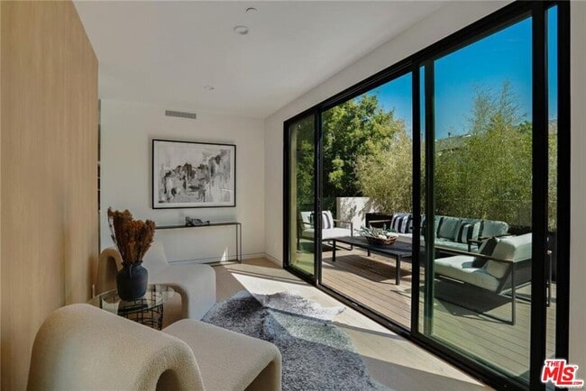 Building Photo - 4939 Petit Ave