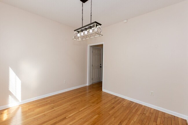 Building Photo - PRICE IMPROVEMENT!!!! MOVE-IN READY