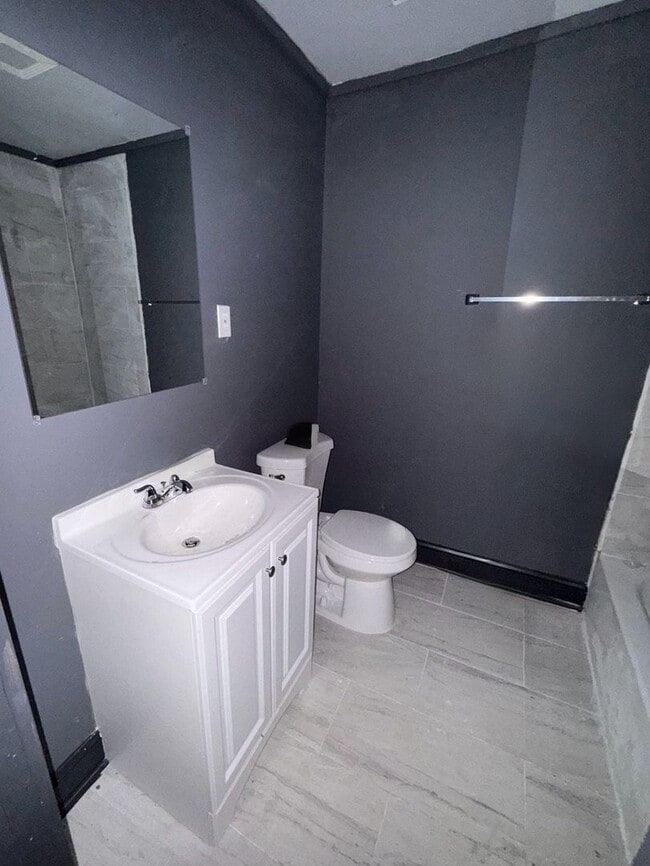 Building Photo - Fully Renovated 4BR Home in Highland Heights – Section 8 Welcome!