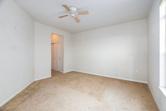 Building Photo - 10176 Park Meadows Dr