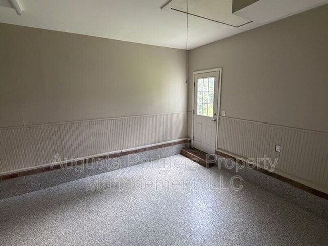 Building Photo - 193 Amelia Dr W
